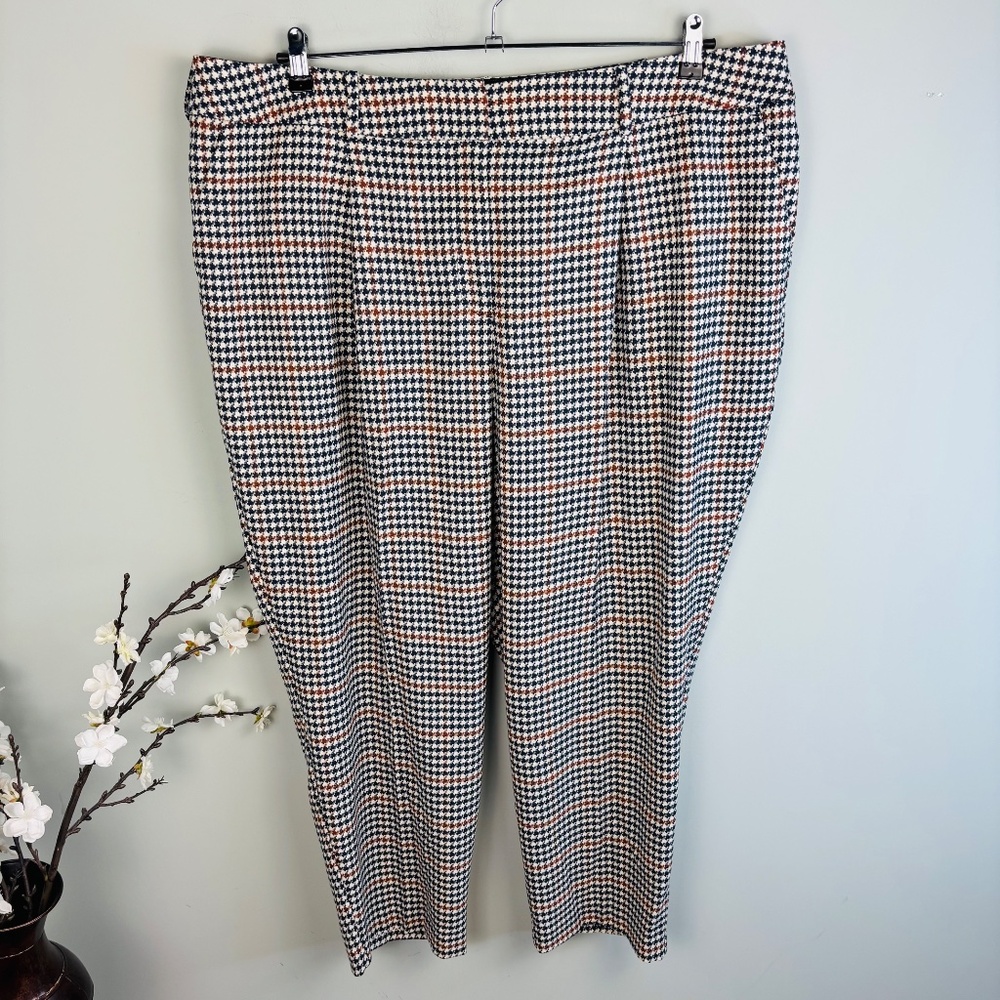 Lane Bryant Pleated Tapered Leg Pant Size 22 - Picture 4 of 7
